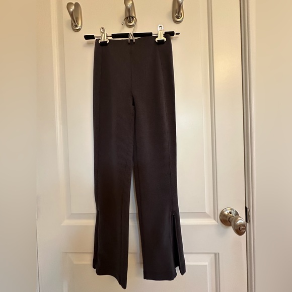 Lululemon soft stream, pants and matching jacket. - Picture 11 of 15